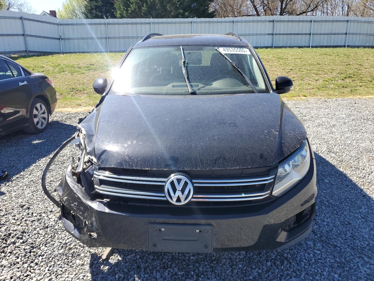 2017 Volkswagen Tiguan - Image 5