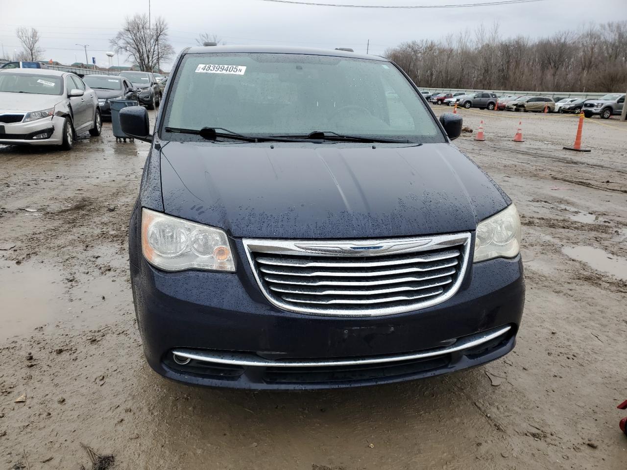 2014 Chrysler Town & Country - Image 5