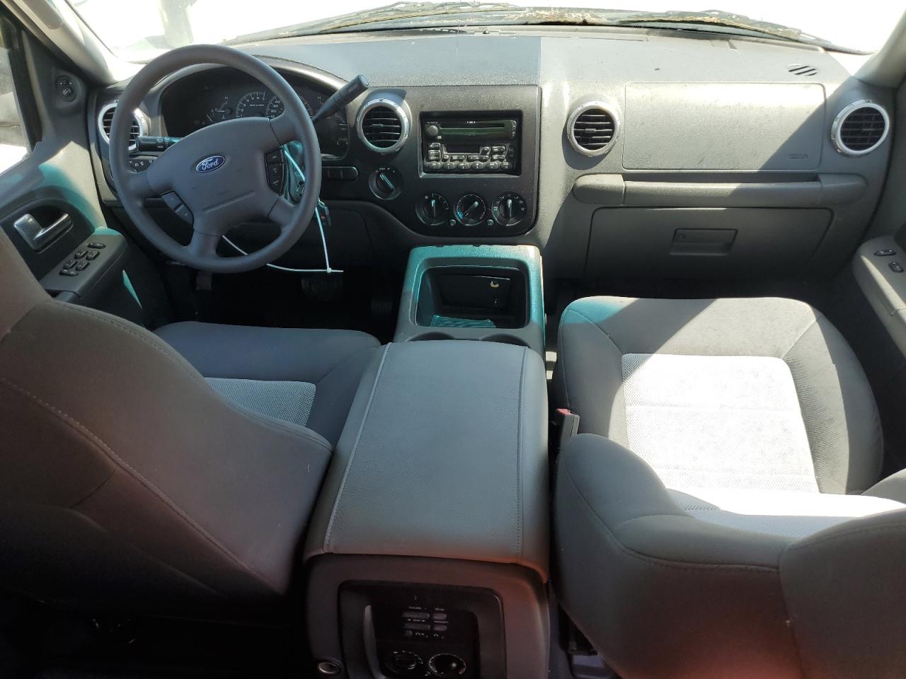 2003 Ford Expedition - Image 8