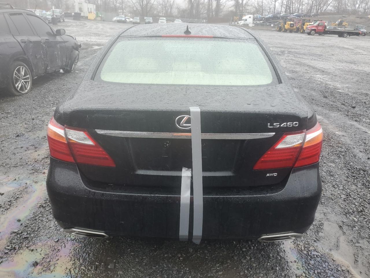2011 Lexus LS - Image 6