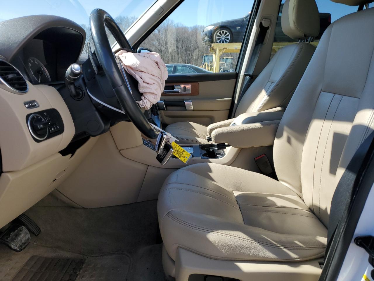 2016 Land Rover LR4 - Image 7