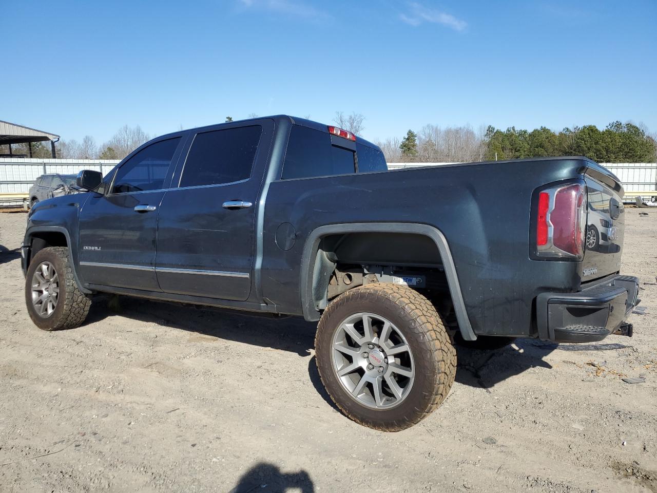 2017 GMC Sierra - Image 2