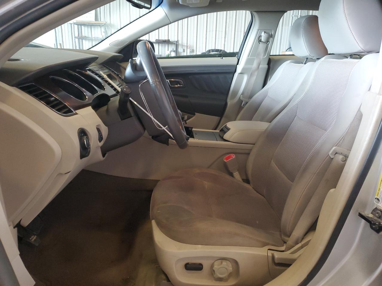 2010 Ford Taurus - Image 7