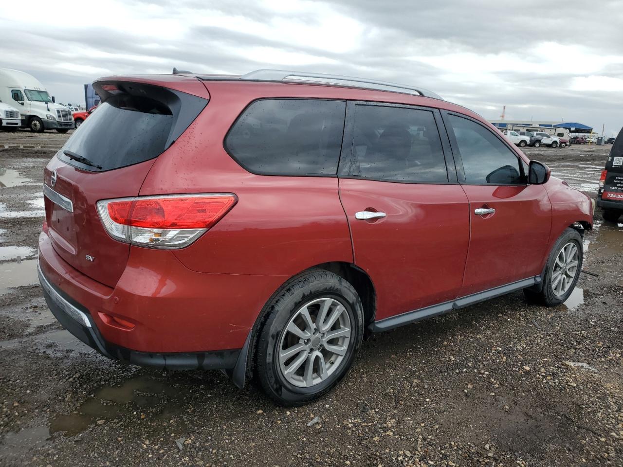 2016 Nissan Pathfinder - Image 3