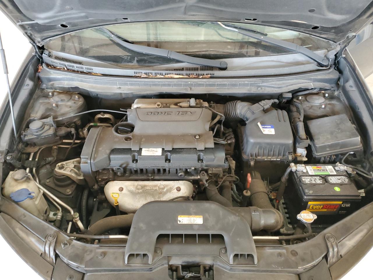 2010 Hyundai Elantra - Image 12