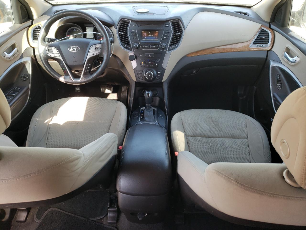 2016 Hyundai Santa Fe - Image 8