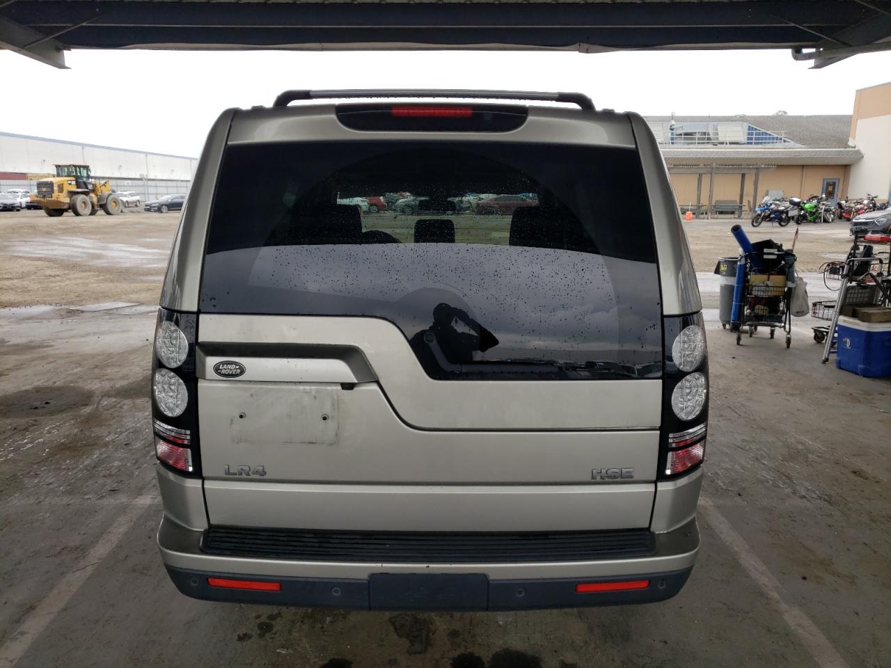 2014 Land Rover LR4 - Image 6