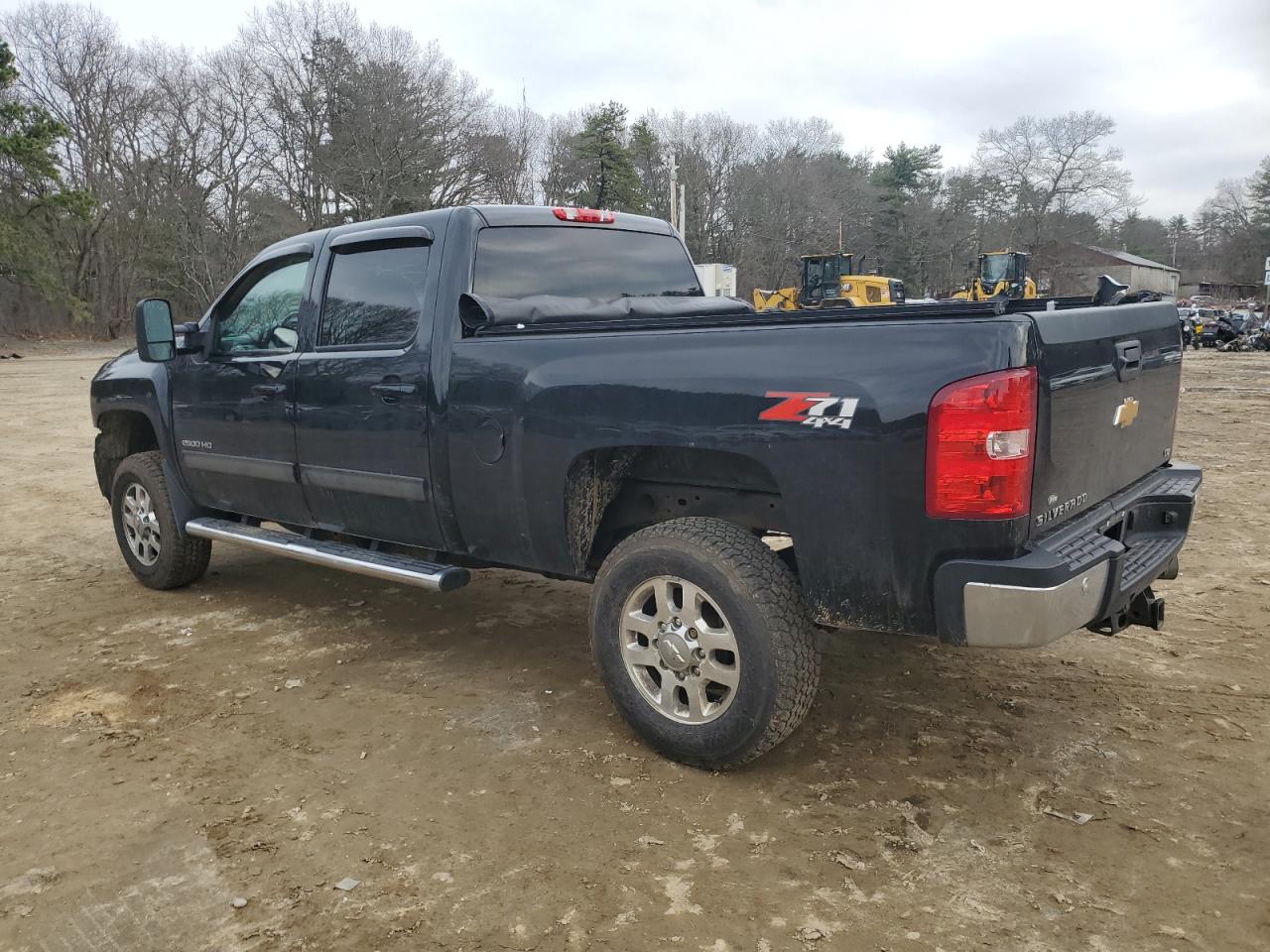 2014 Chevrolet Silverado - Image 2