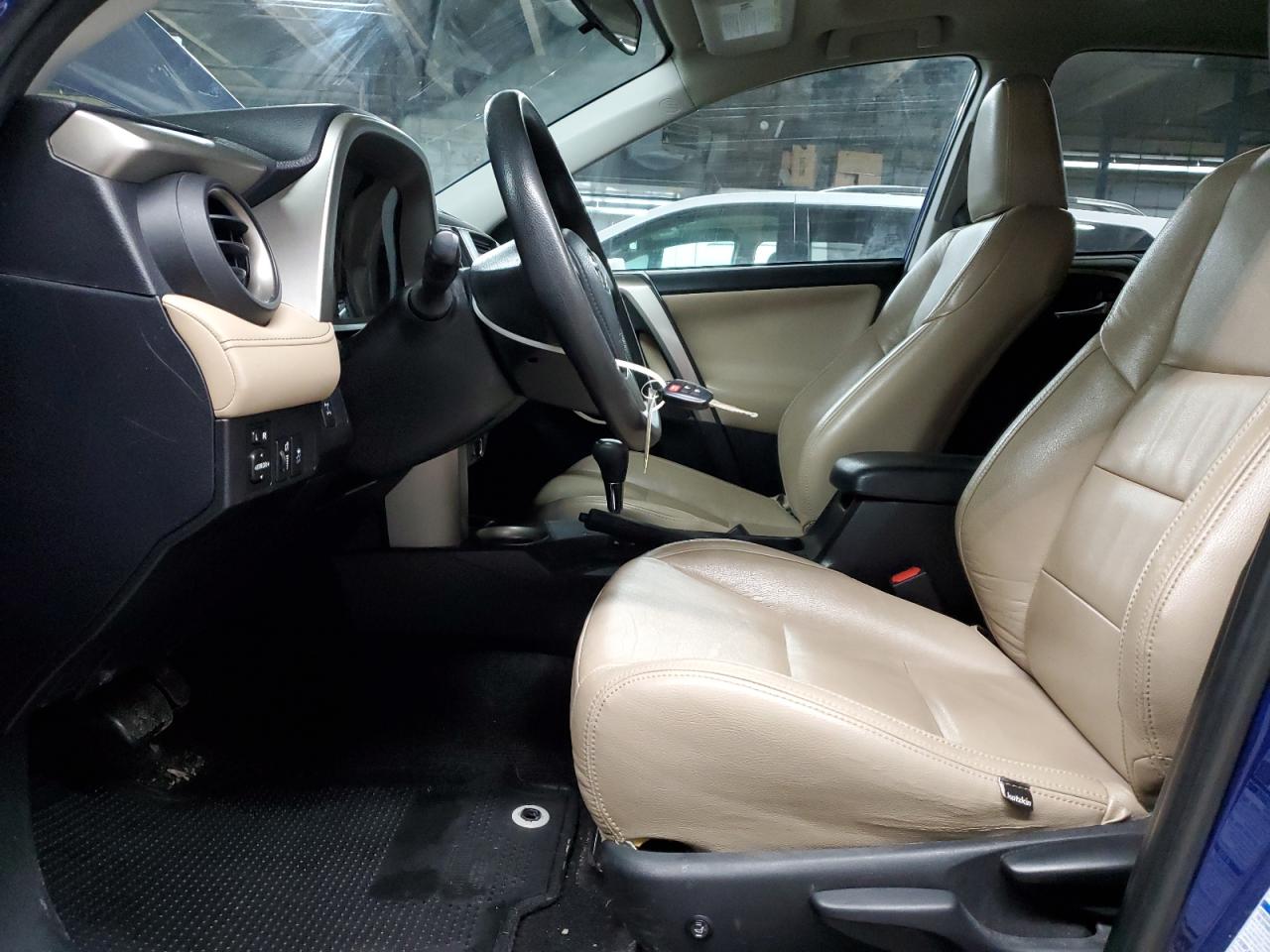 2014 Toyota RAV 4 - Image 7