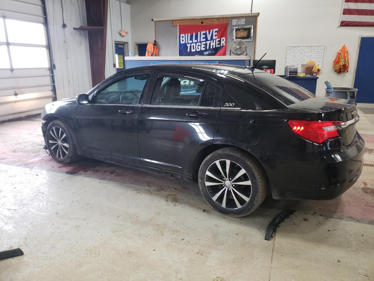2012 Chrysler 200 - Image 2