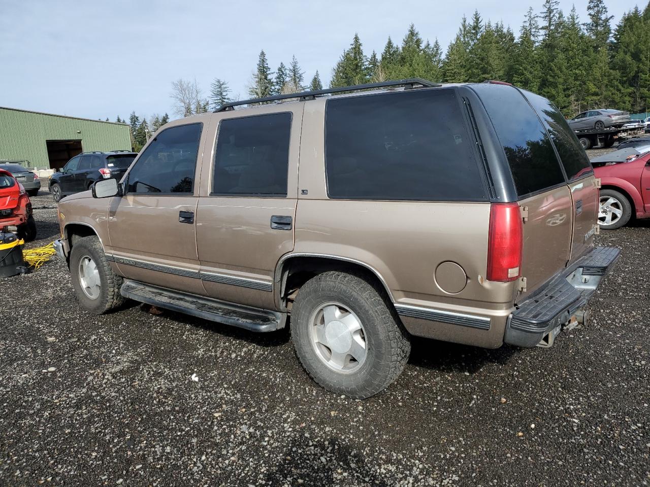 1996 Chevrolet Tahoe - Image 2