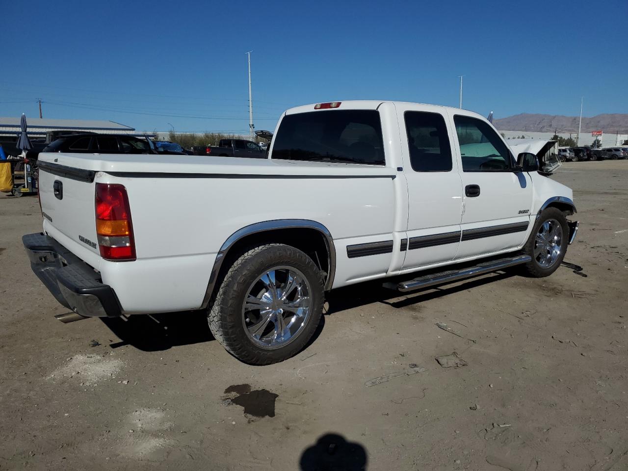 2002 Chevrolet Silverado - Image 3