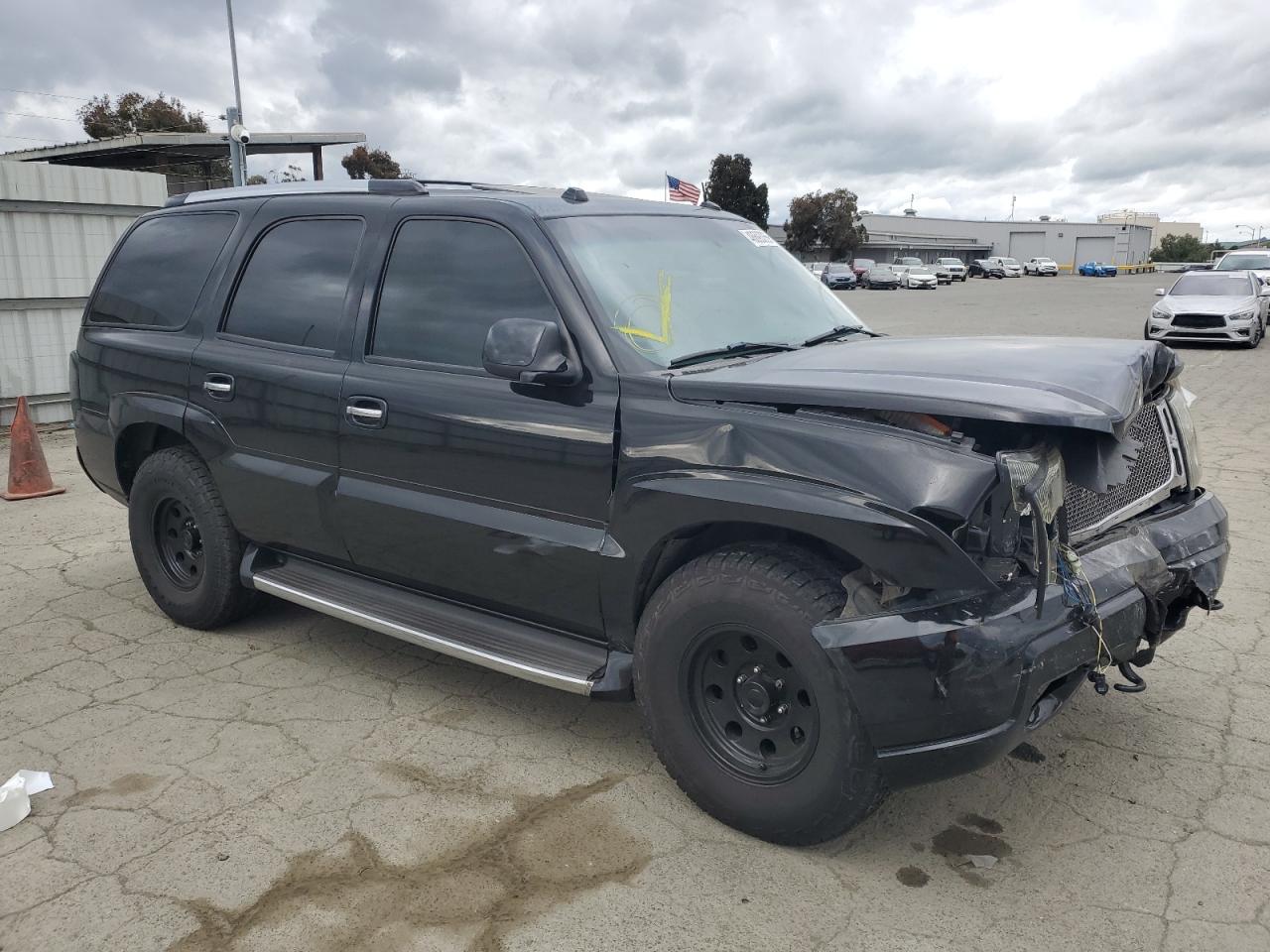 2004 Cadillac Escalade - Image 4