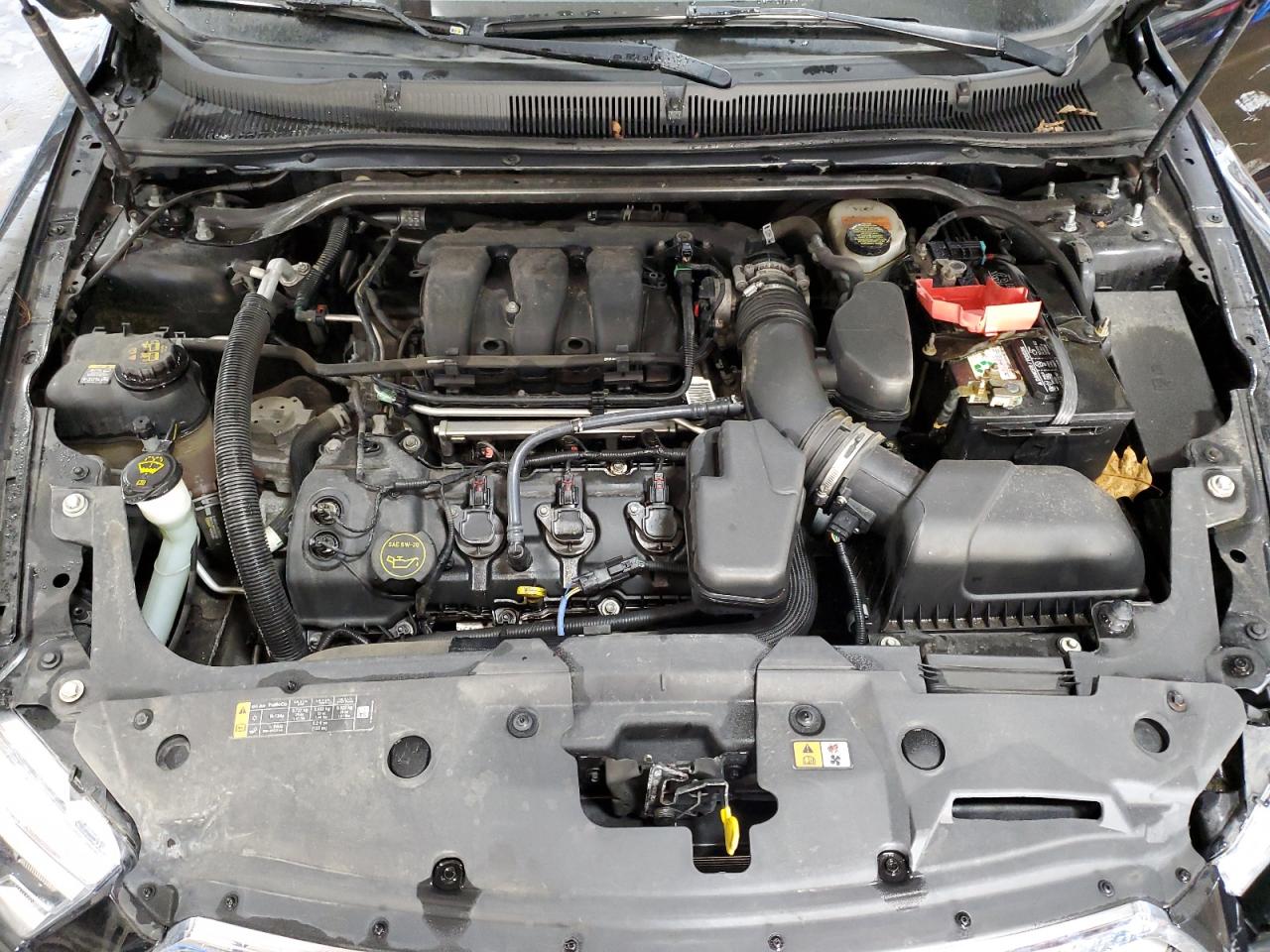 2015 Ford Taurus - Image 11