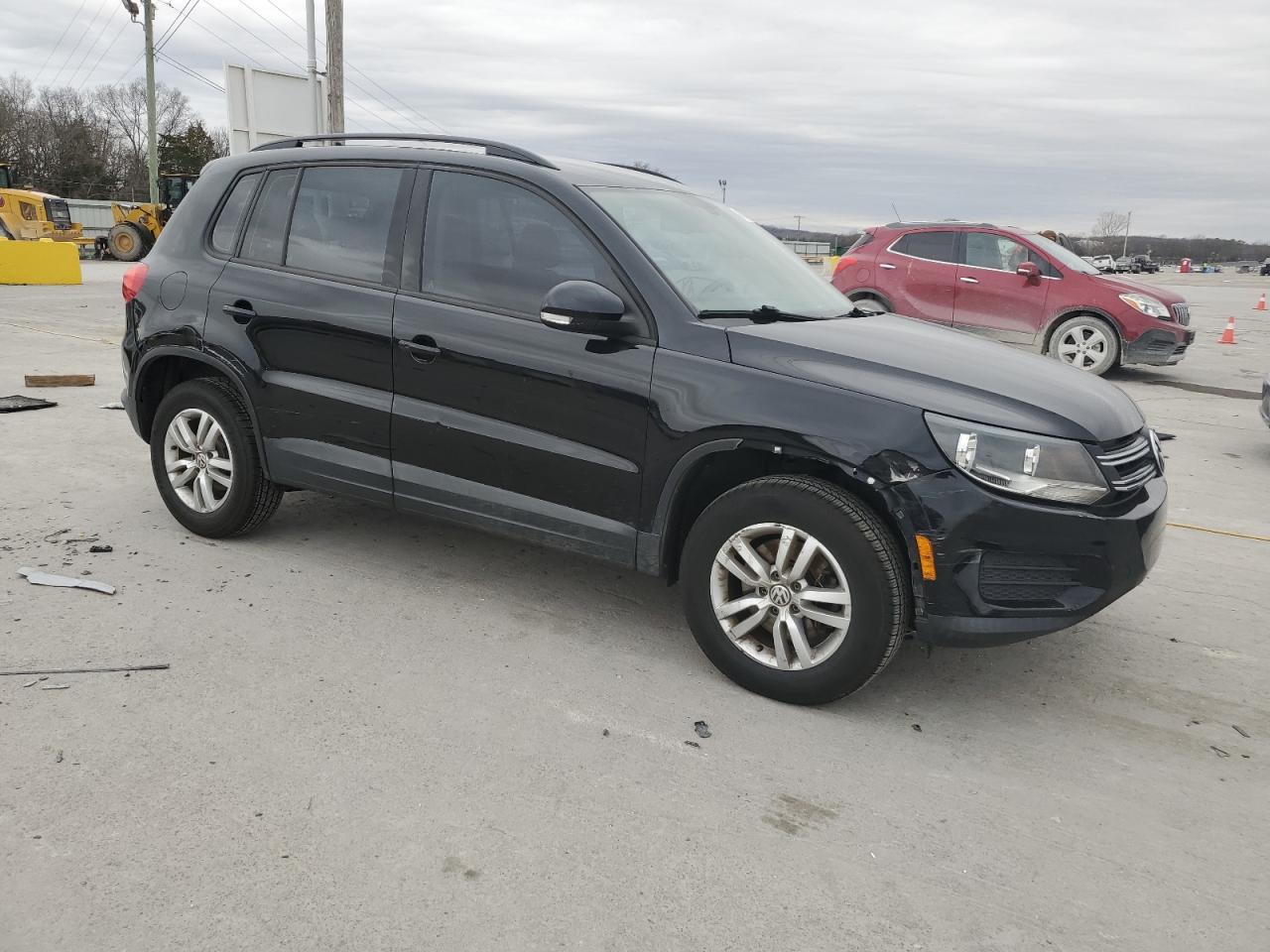 2017 Volkswagen Tiguan - Image 4