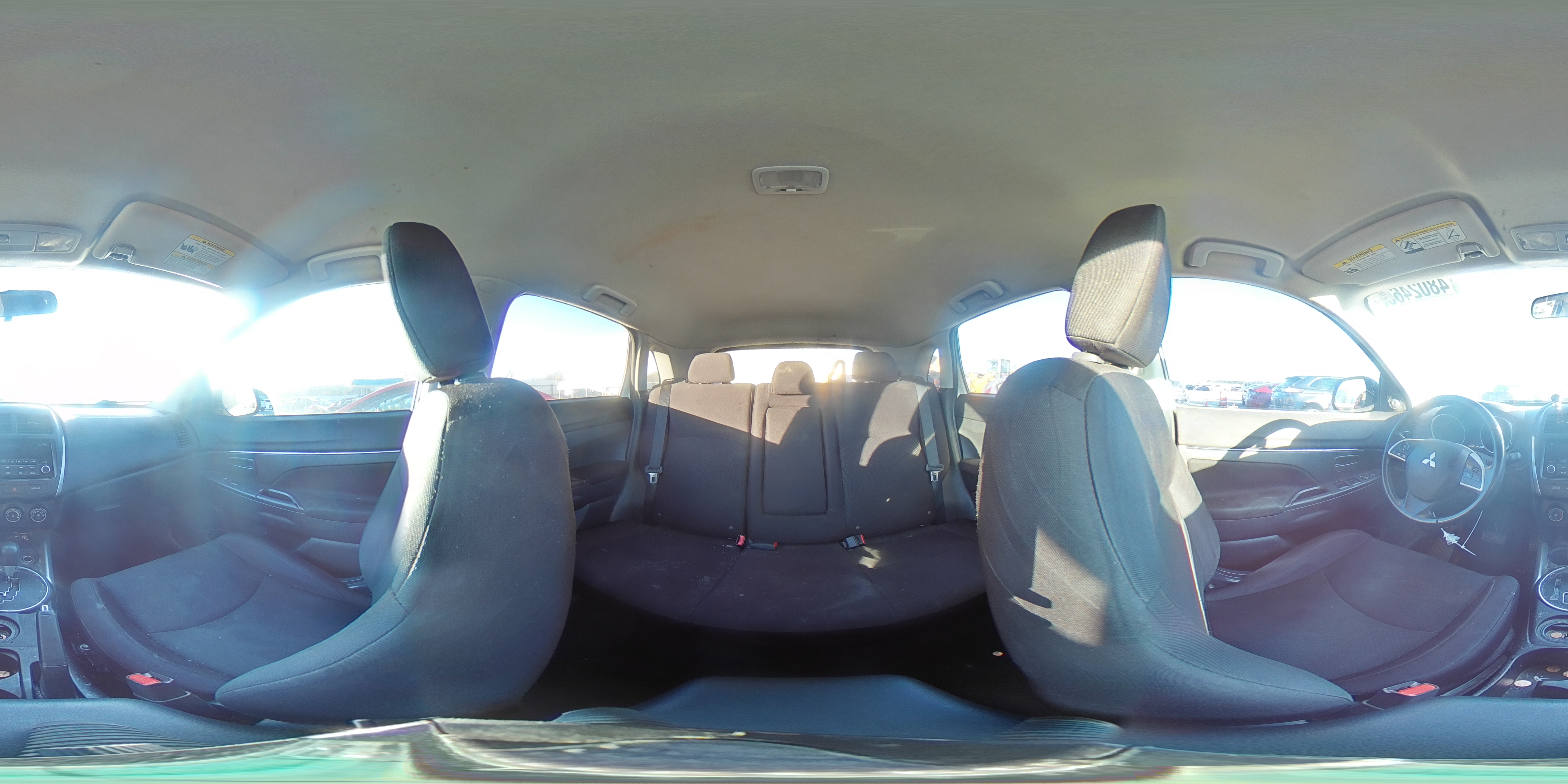 2014 Mitsubishi Outlander - Image 14