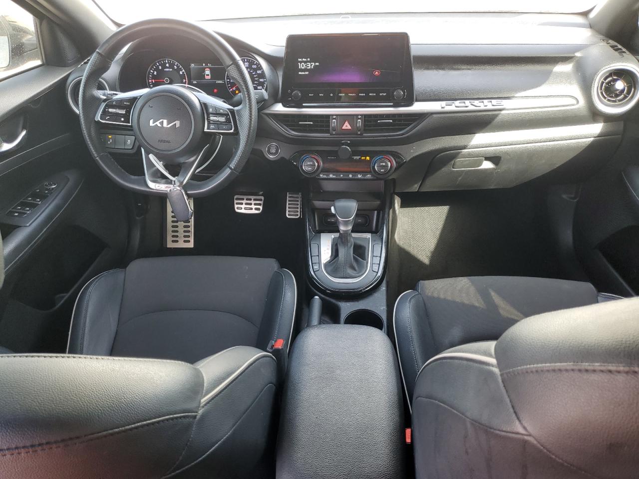 2023 Kia Forte - Image 8