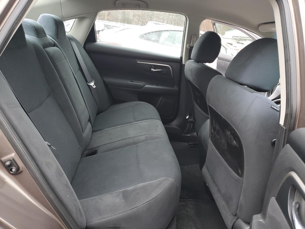 2015 Nissan Altima - Image 10