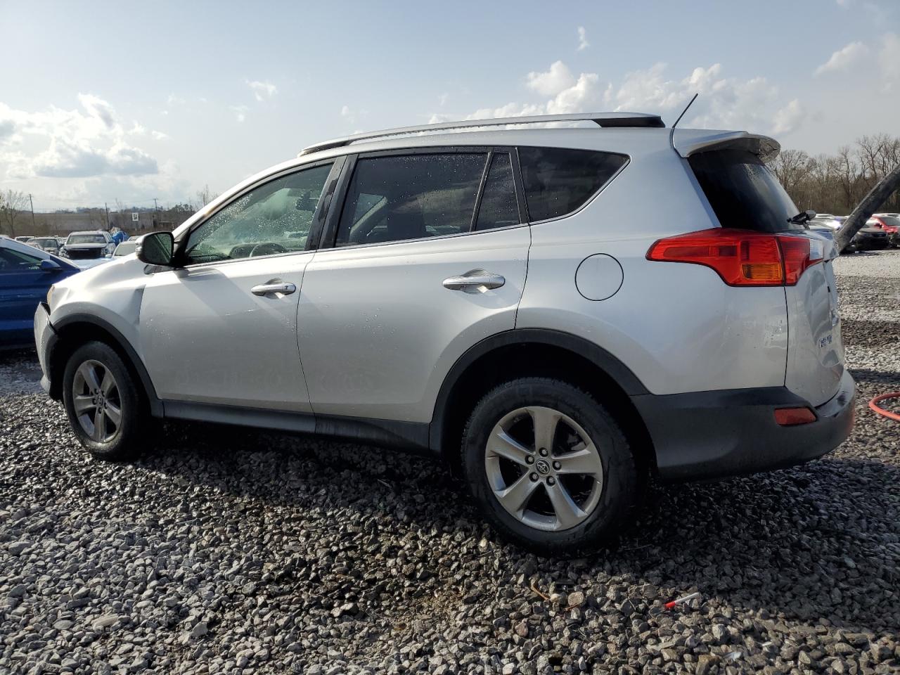 2015 Toyota RAV 4 - Image 2