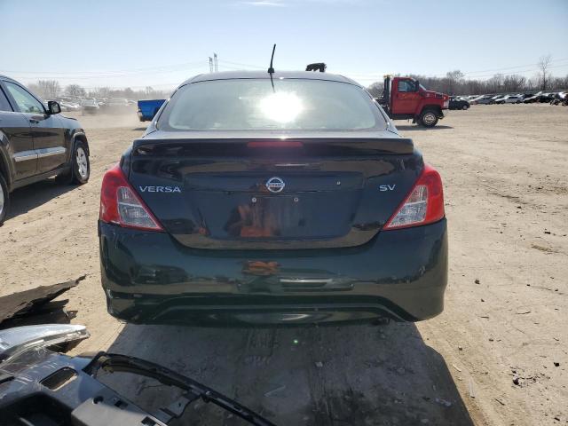  NISSAN VERSA 2018 Чорний