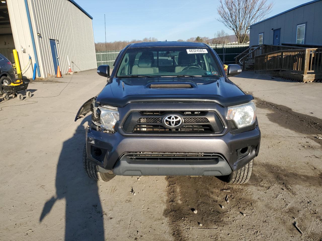 2015 Toyota Tacoma - Image 5