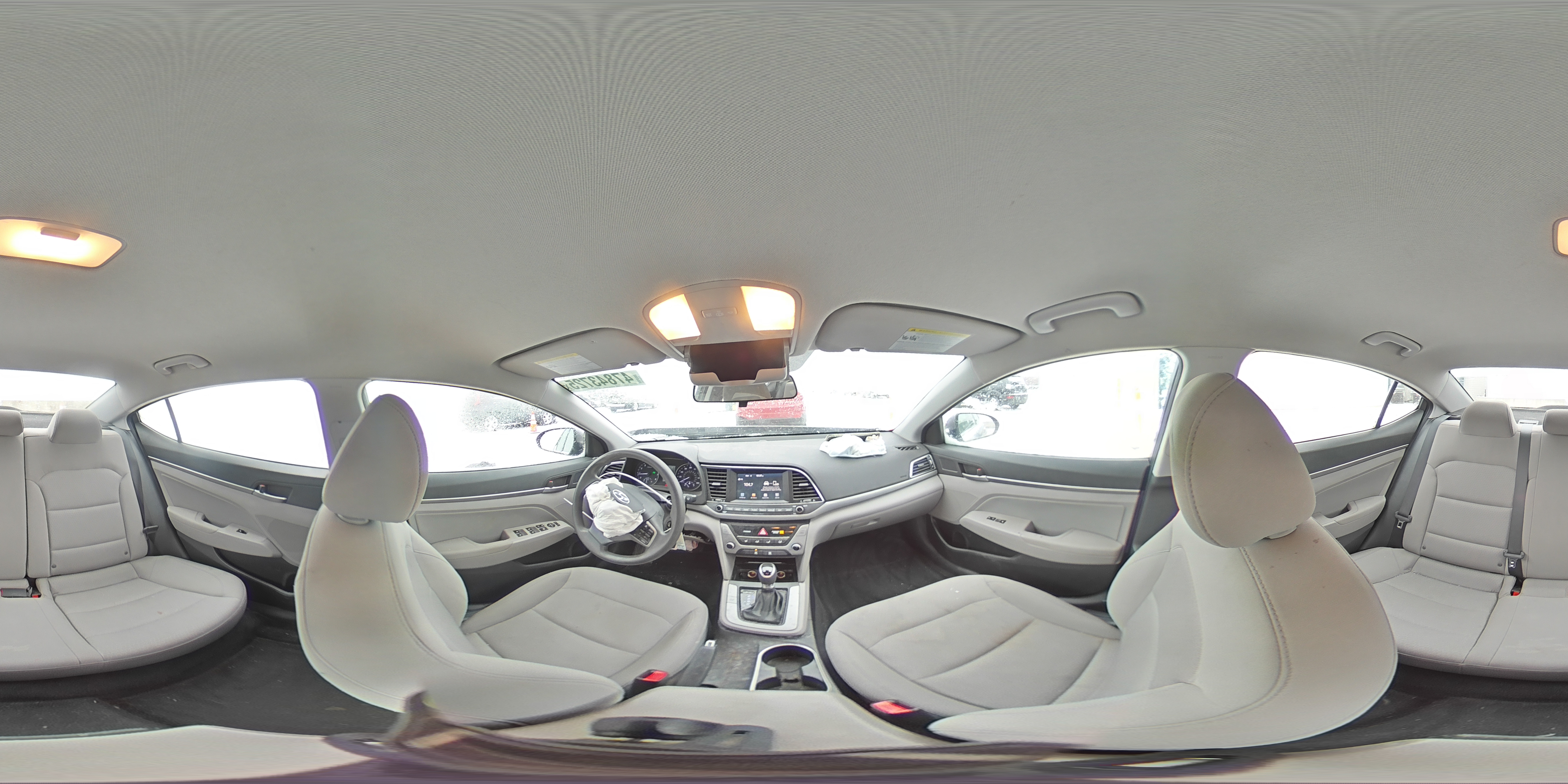 2018 Hyundai Elantra - Image 13