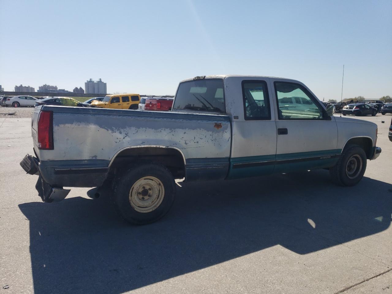 1994 Chevrolet GMT-400 - Image 3