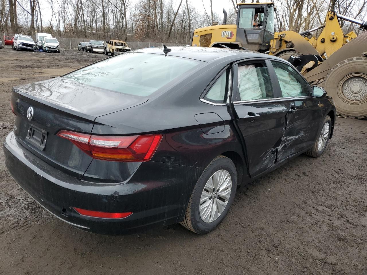 2019 Volkswagen Jetta - Image 3