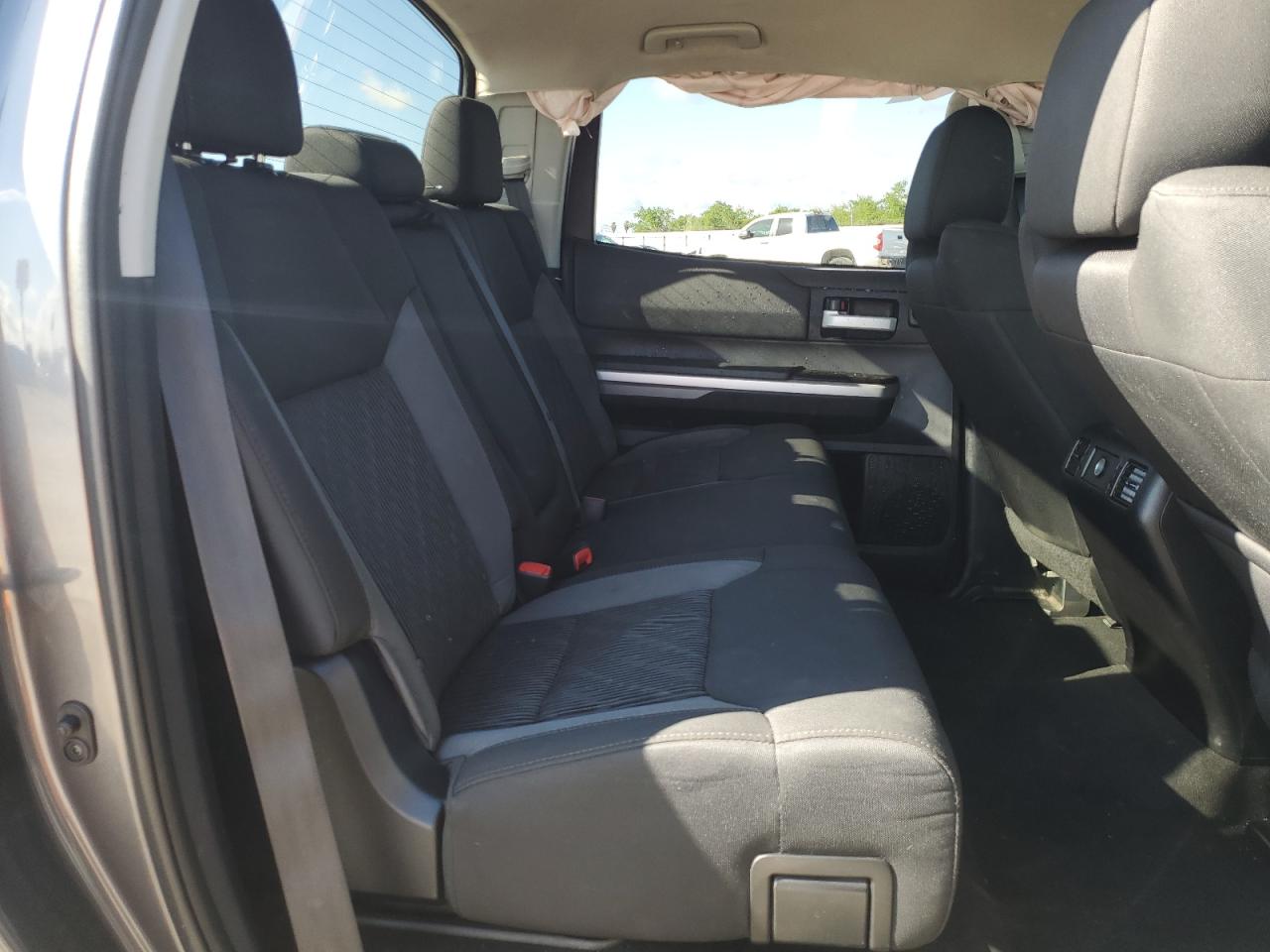 2014 Toyota Tundra - Image 10