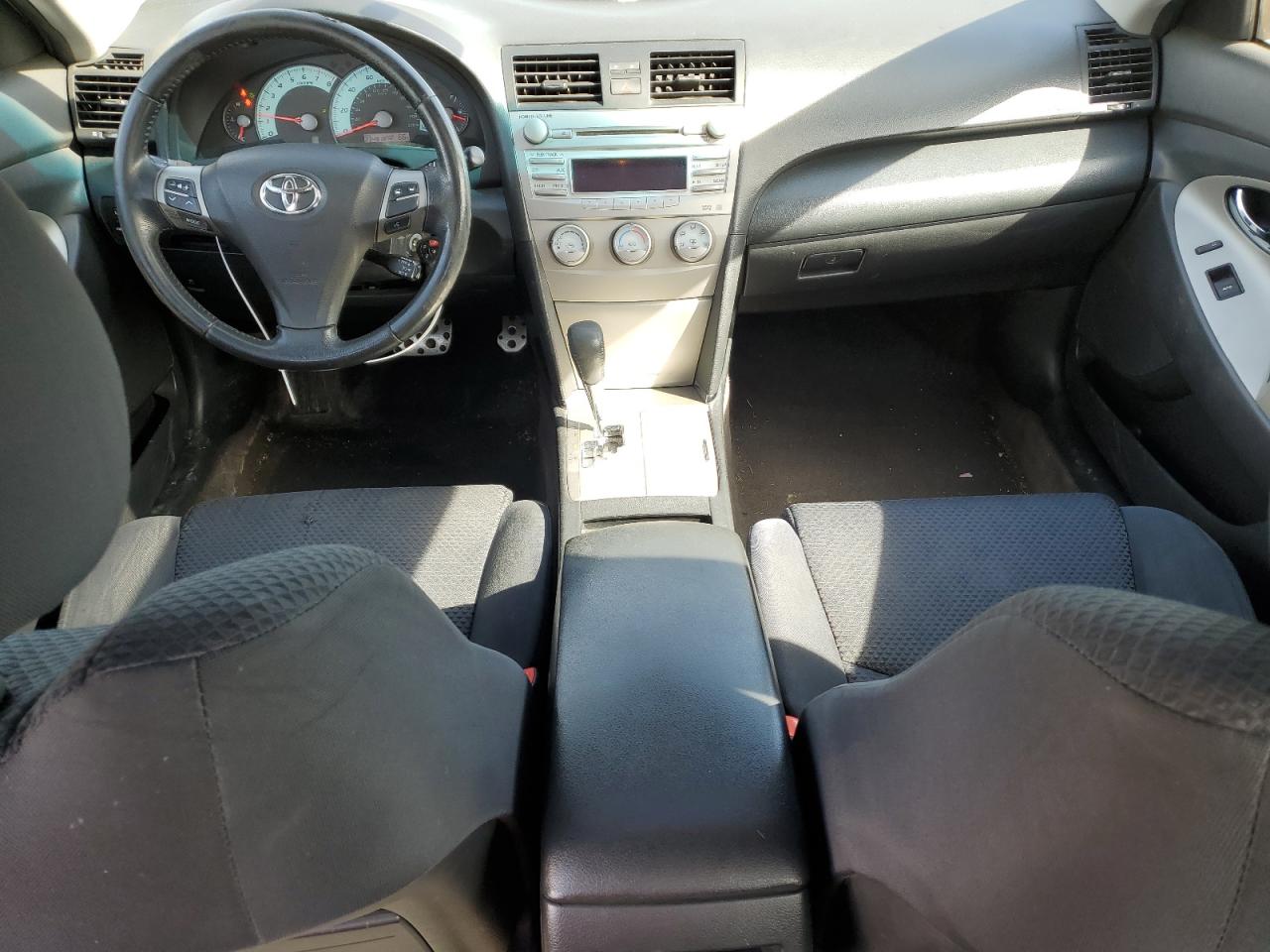 2011 Toyota Camry - Image 8