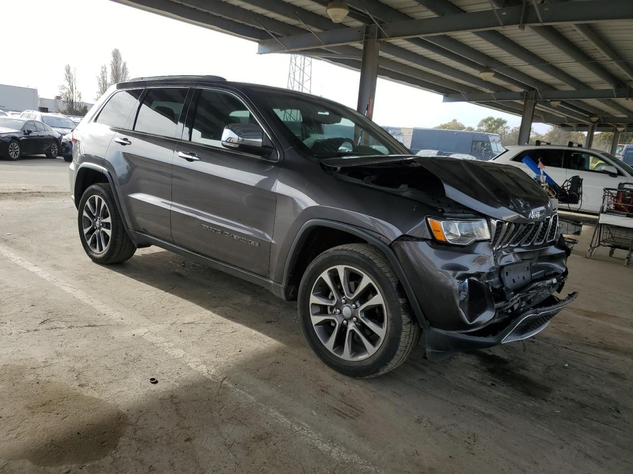 2018 Jeep Grand Cherokee - Image 4