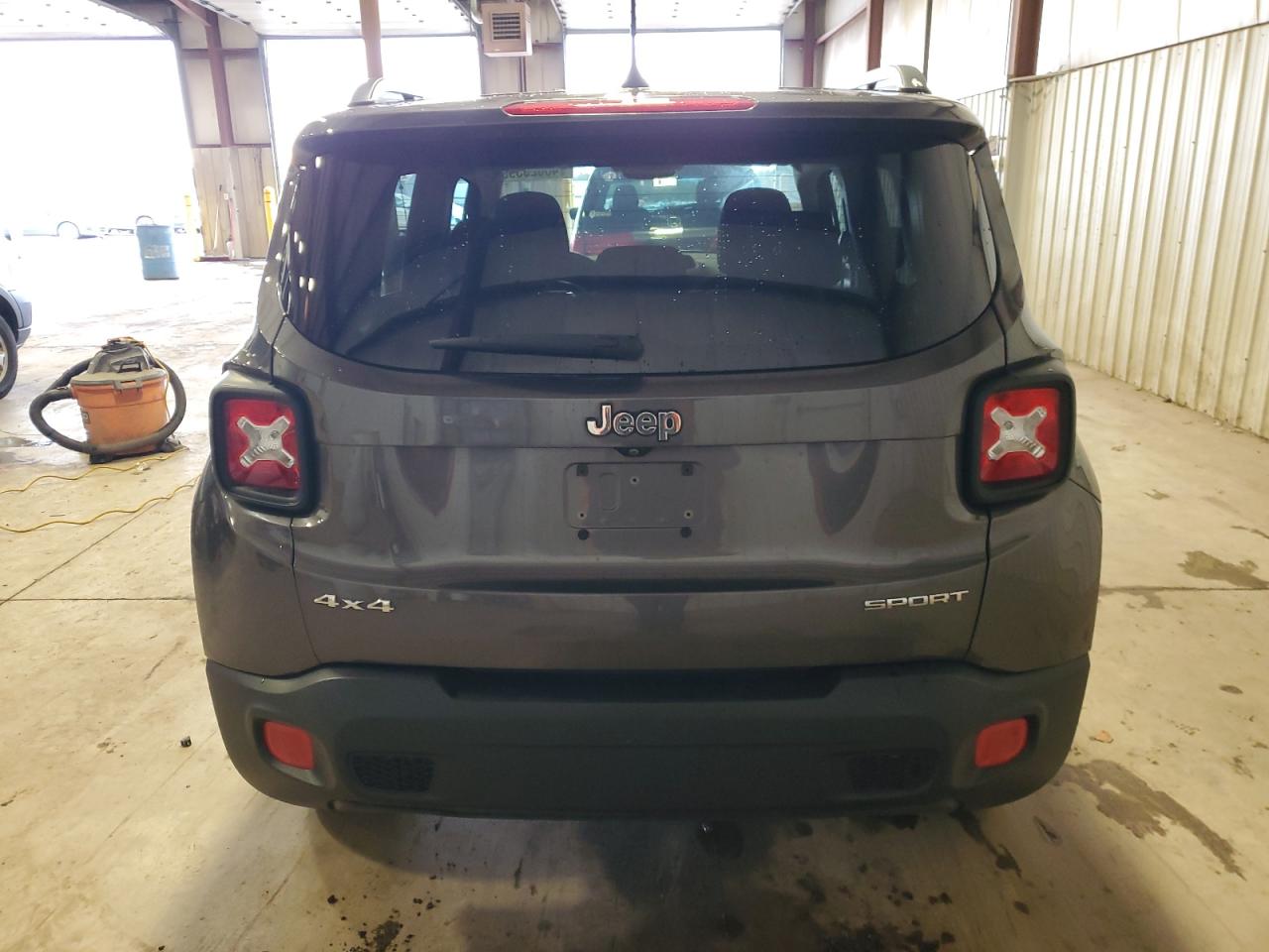 2017 Jeep Renegade - Image 6