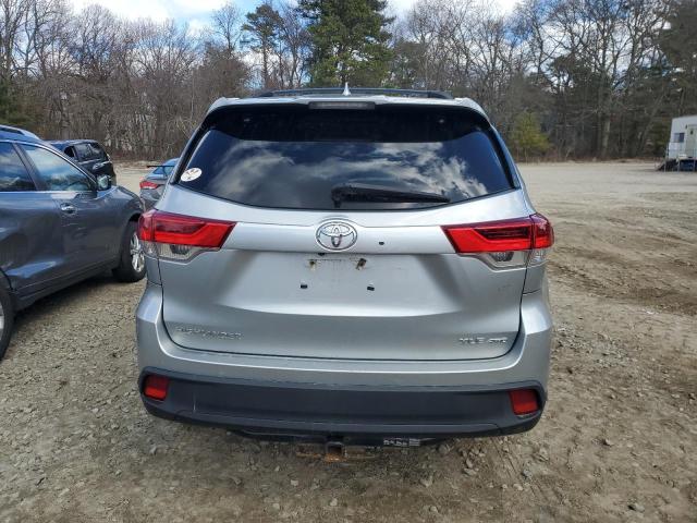  TOYOTA HIGHLANDER 2017 Srebrny