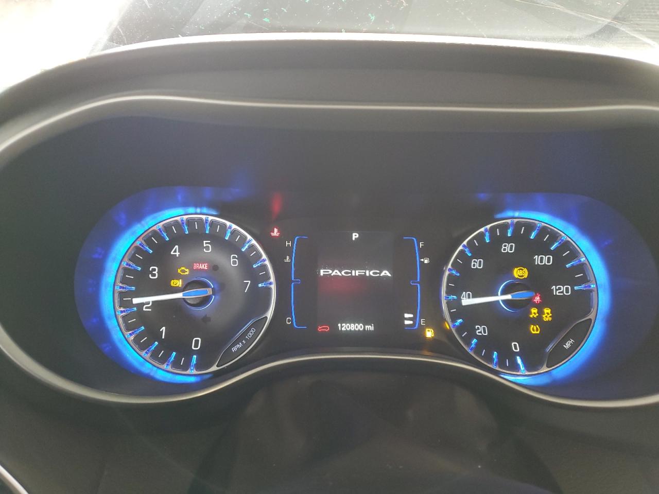 2020 Chrysler Pacifica - Image 9