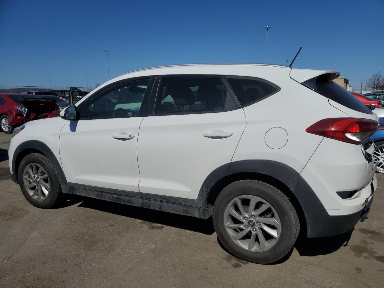 2016 Hyundai Tucson - Image 2