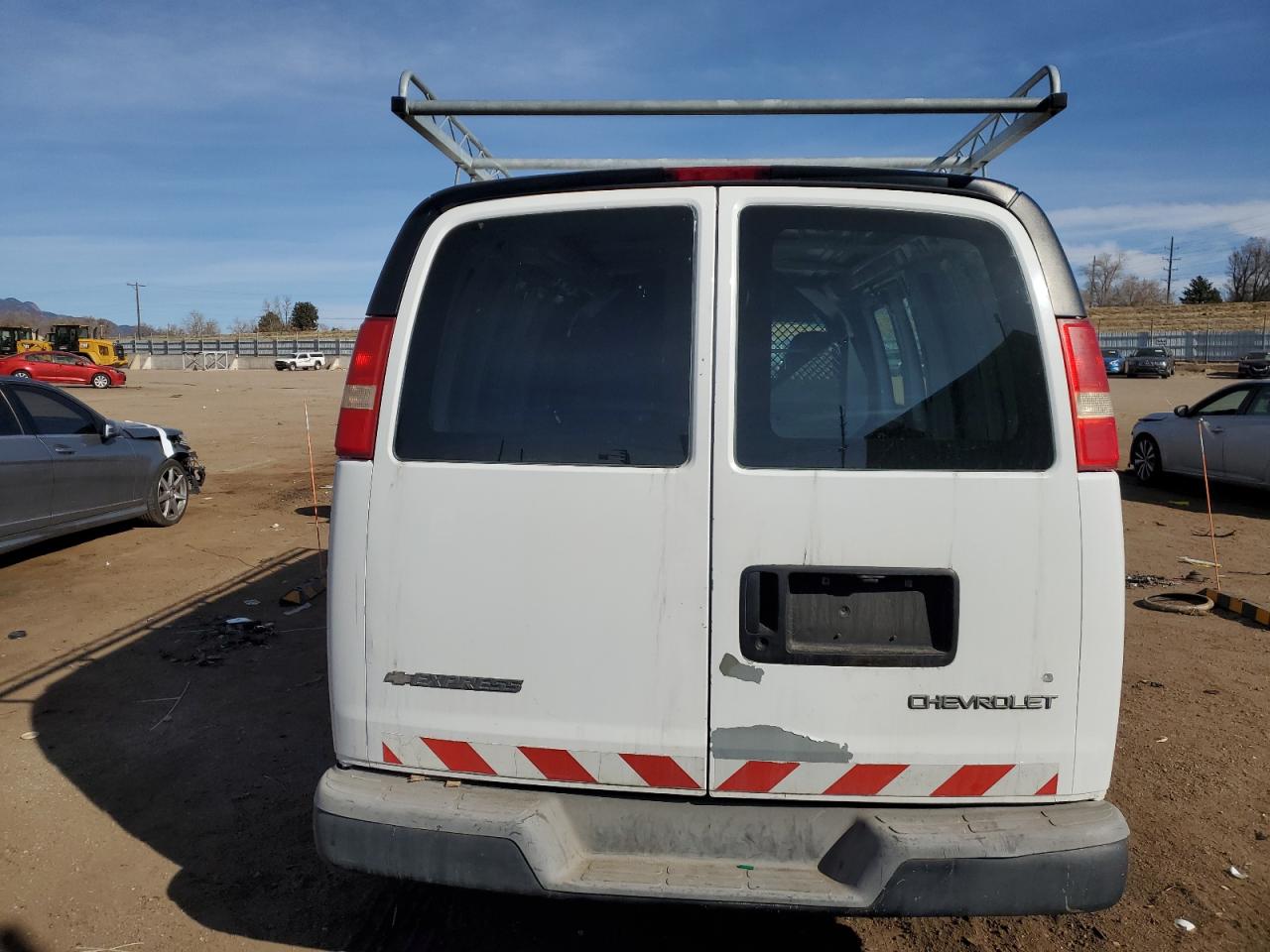 2005 Chevrolet Express - Image 6