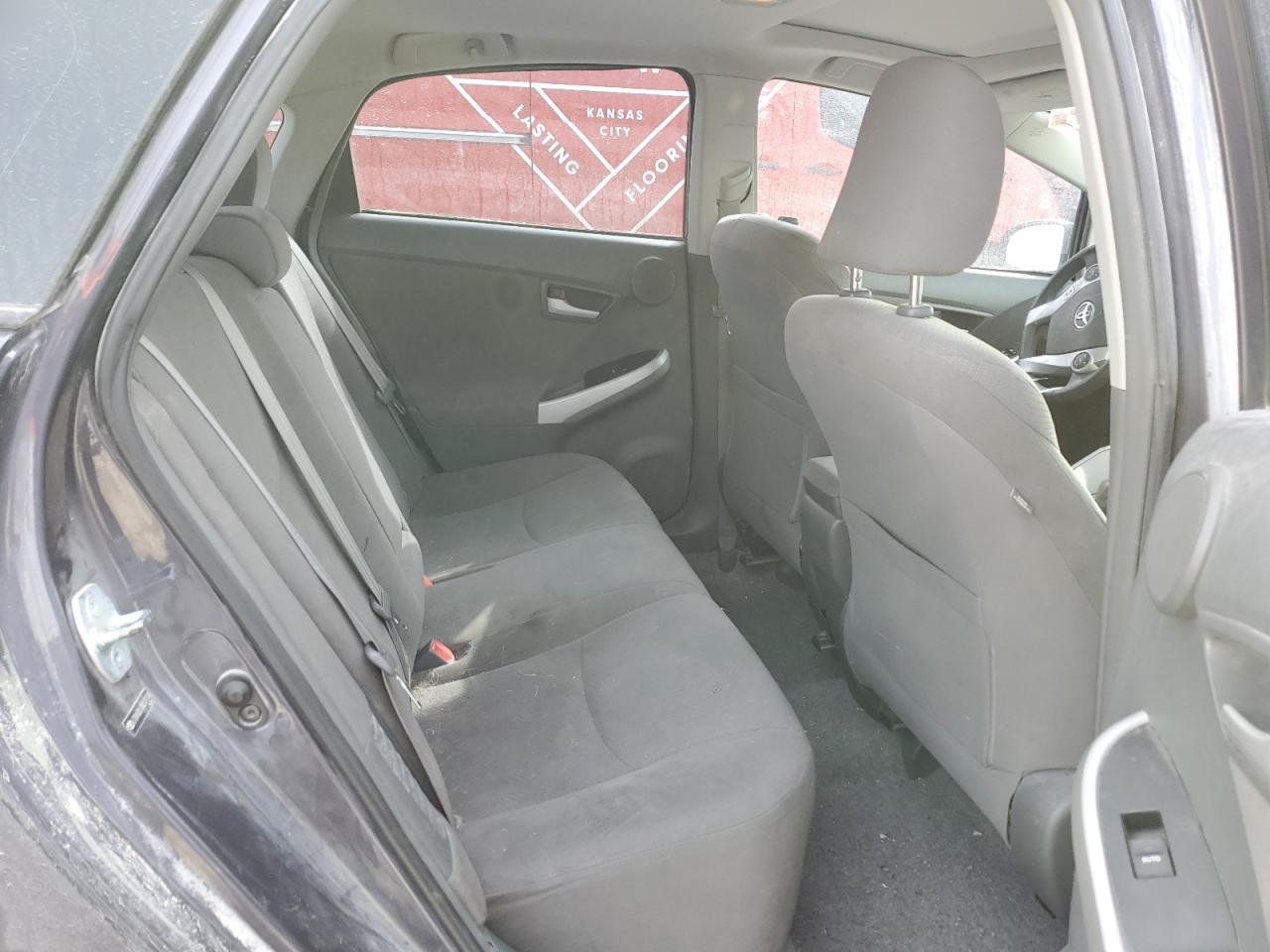 2010 Toyota Prius - Image 10