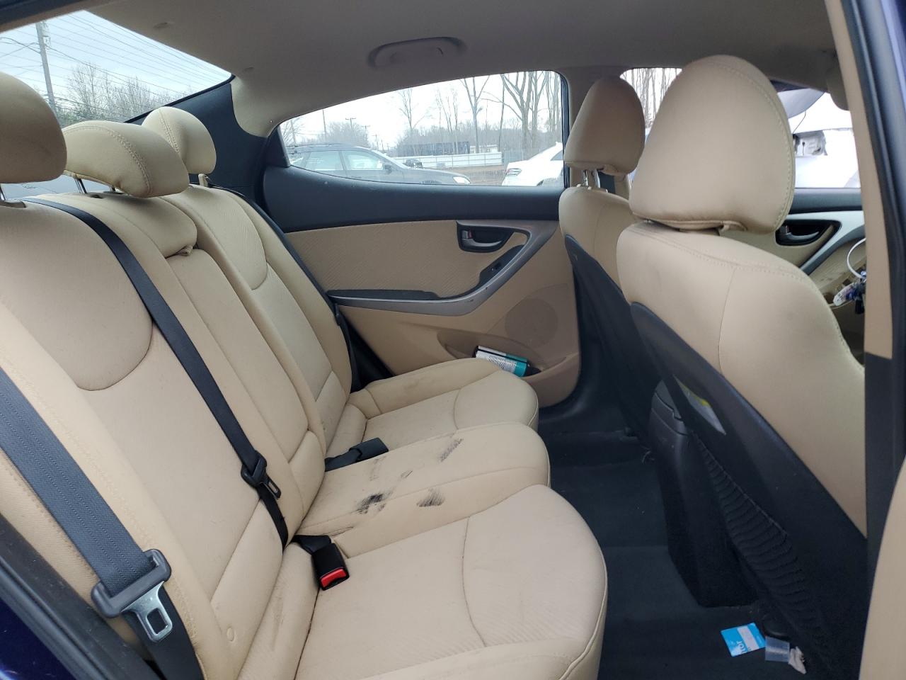 2013 Hyundai Elantra - Image 10