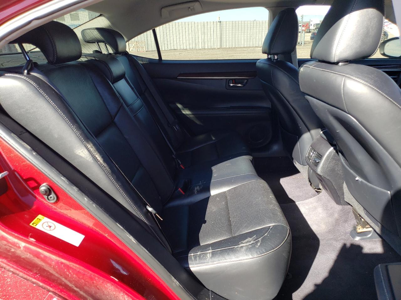 2014 Lexus ES - Image 10