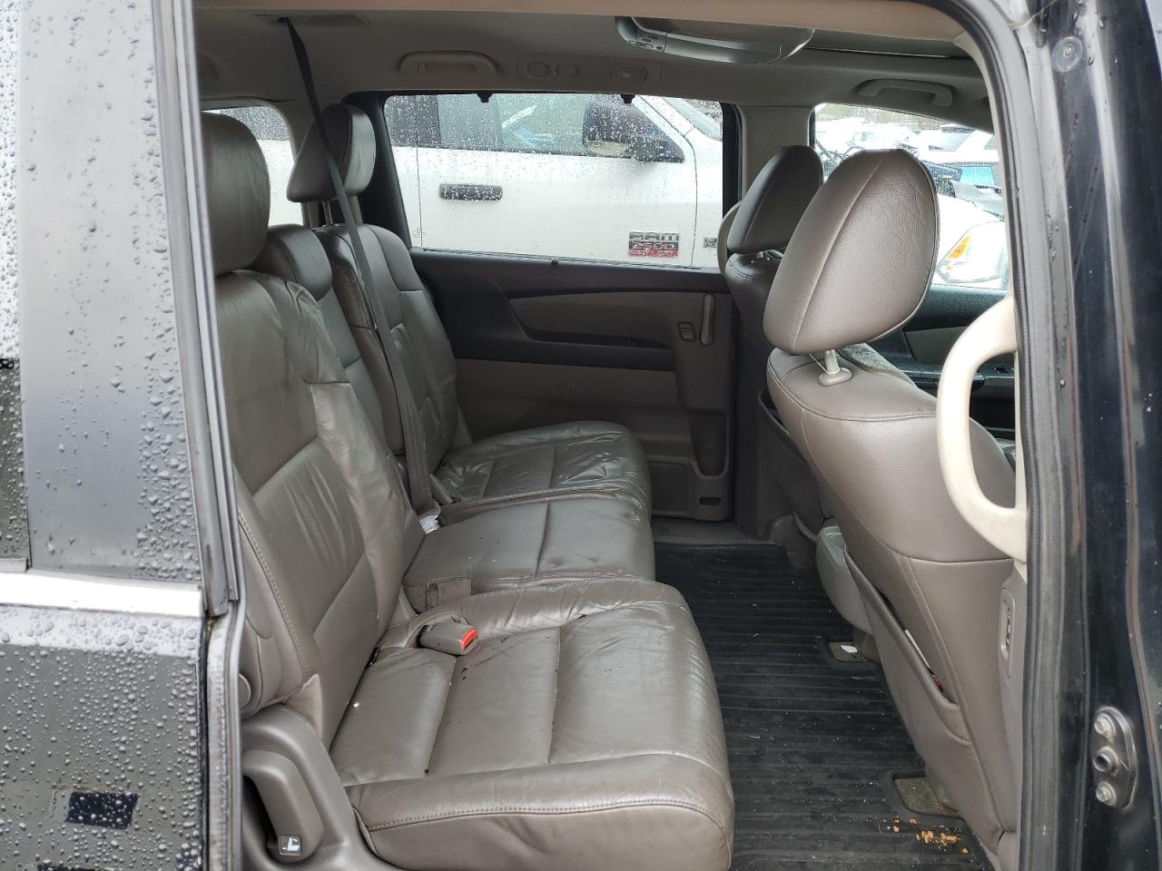2011 Honda Odyssey - Image 10
