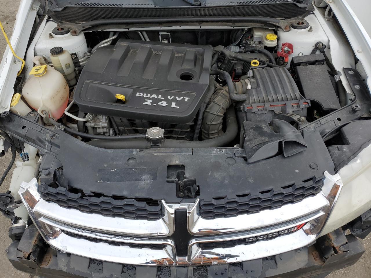 2012 Dodge Avenger - Image 12