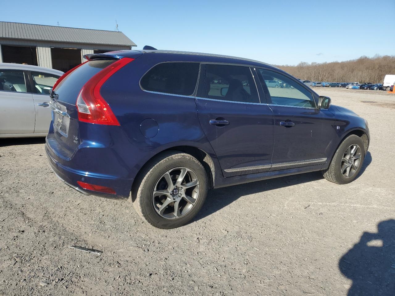 2015 Volvo XC60 - Image 3