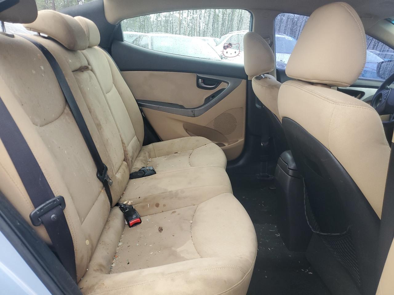 2013 Hyundai Elantra - Image 10
