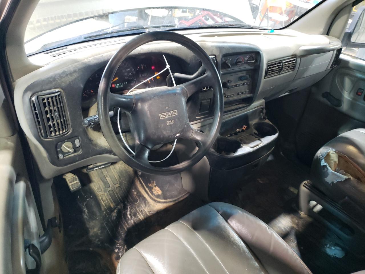 2001 GMC Savana - Image 8