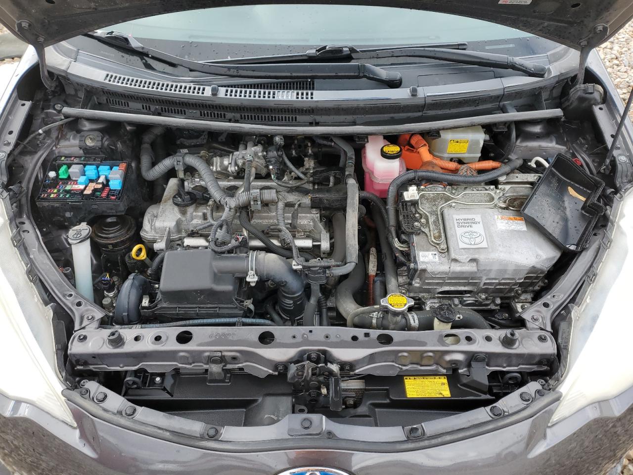 2013 Toyota Prius - Image 11
