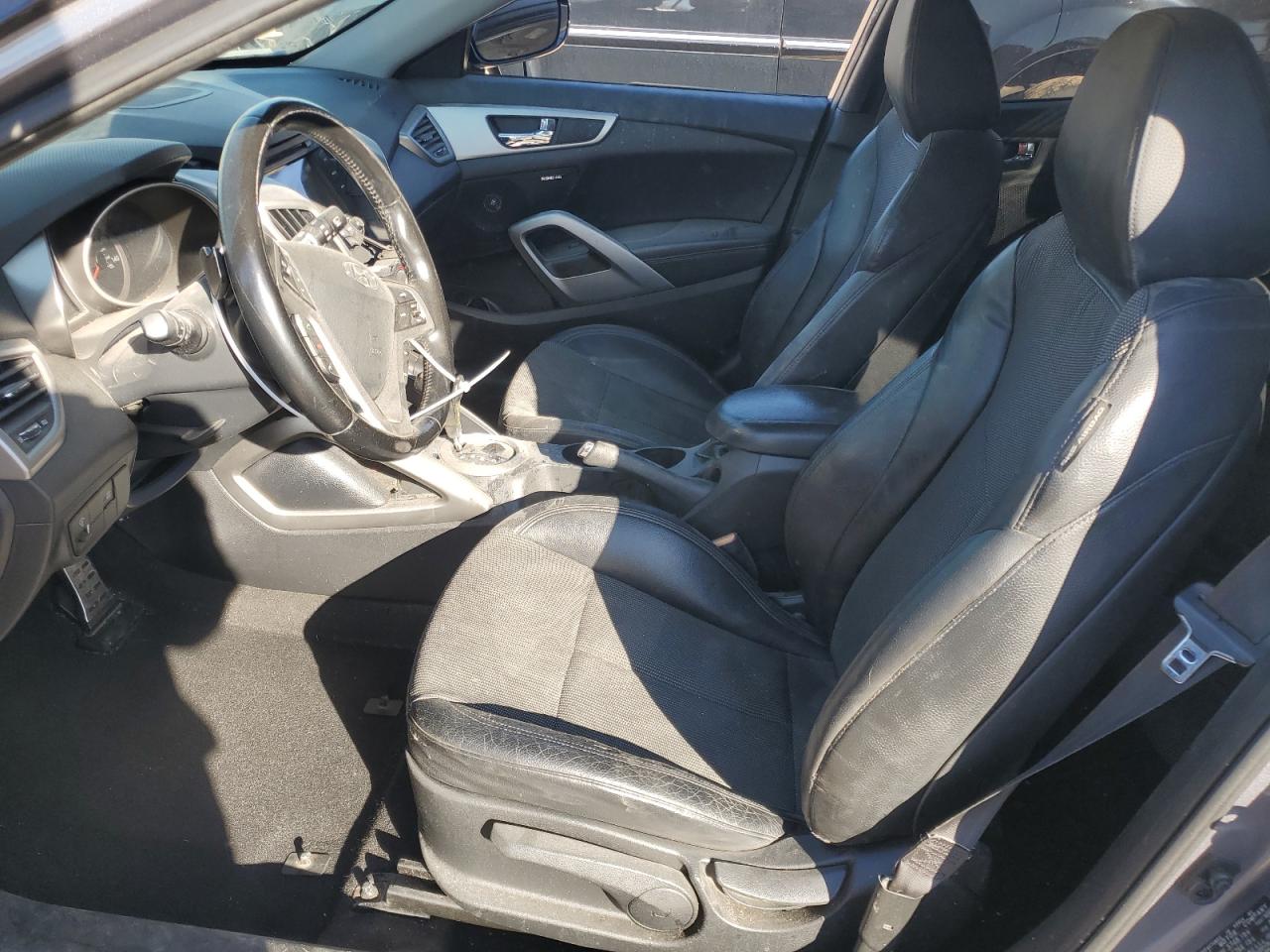 2015 Hyundai Veloster - Image 7