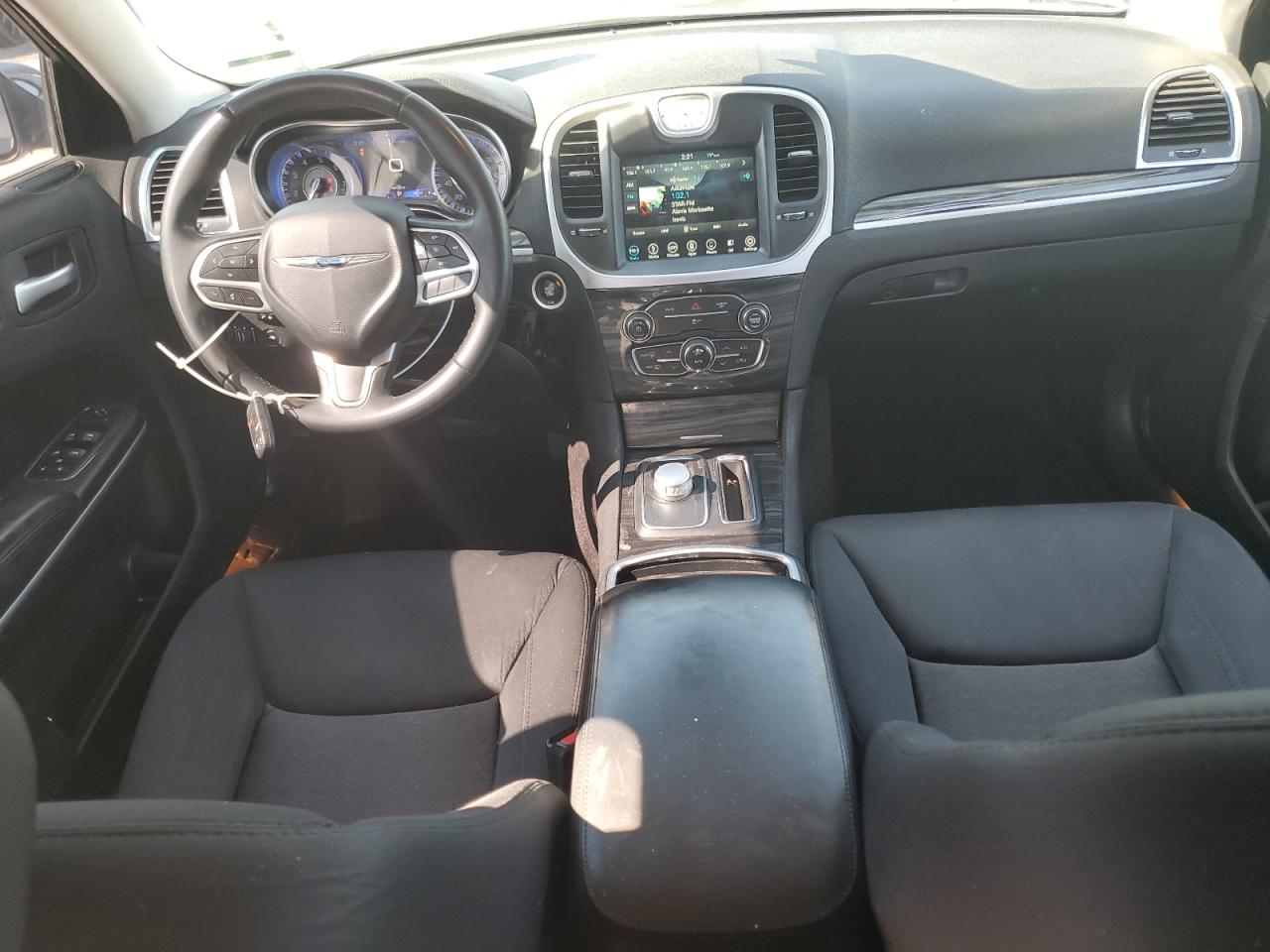 2019 Chrysler 300 - Image 8