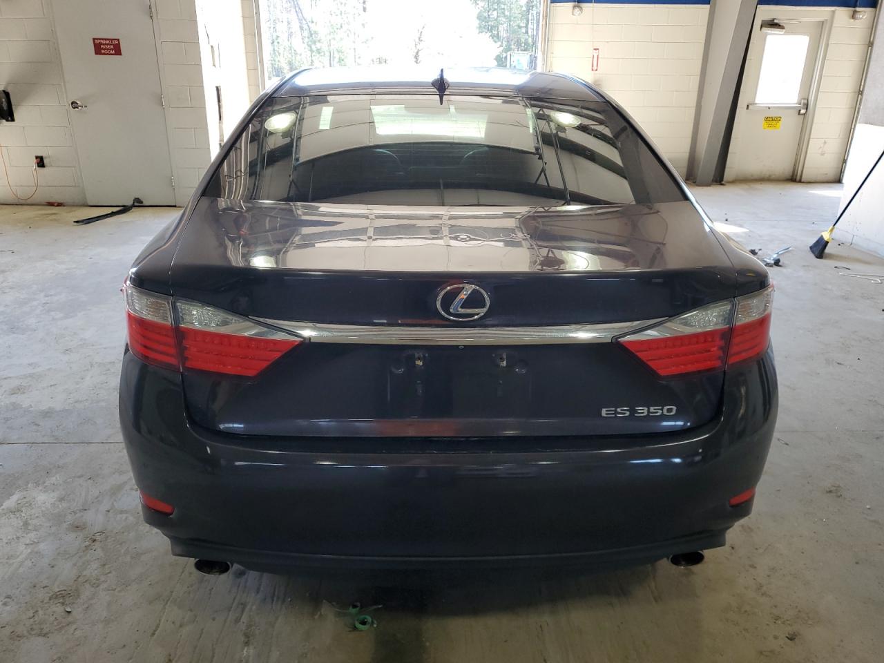 2015 Lexus ES - Image 6