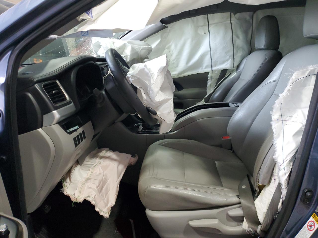 2016 Toyota Highlander - Image 7