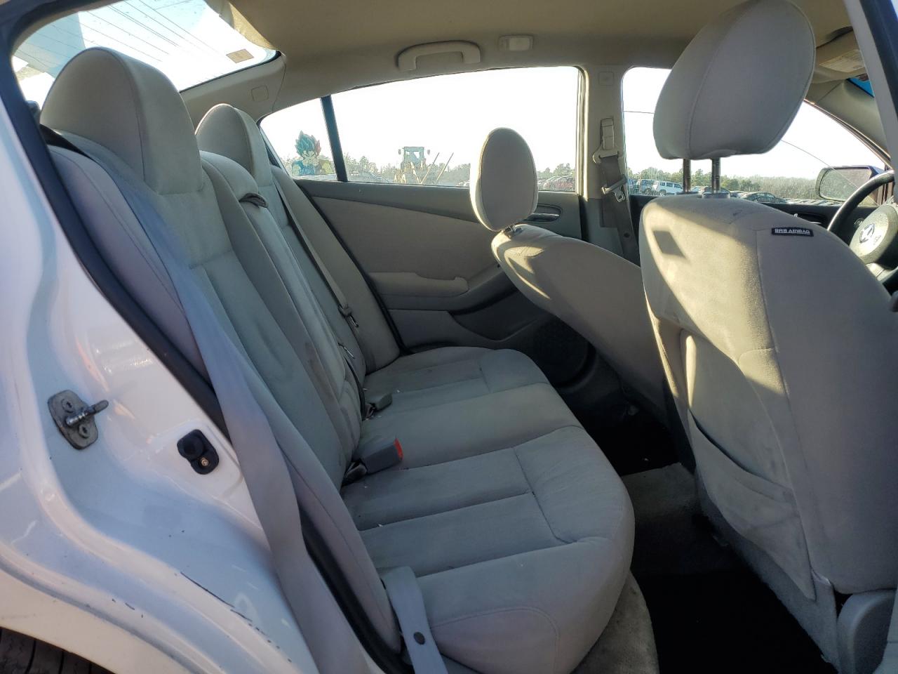 2012 Nissan Altima - Image 10